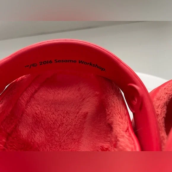 Kids Crocs Sesame Street Elmo Clogs - Size 3 - Picture 5 of 8